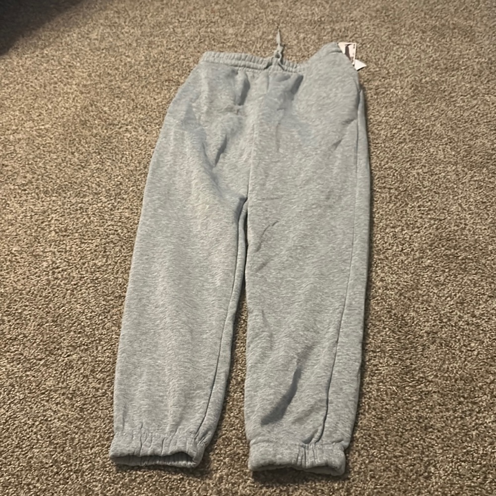 grey sweatpants